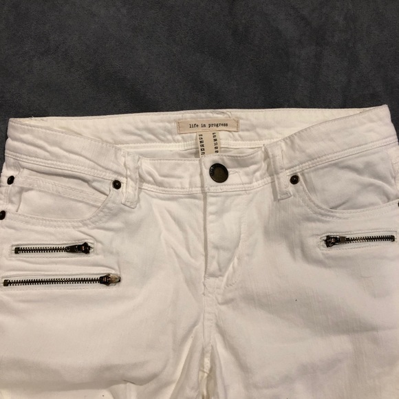 SOLD! Skinny White Jeans - Picture 4 of 5